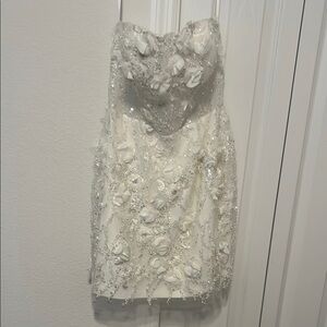 Elegant White Floral Strapless Dress